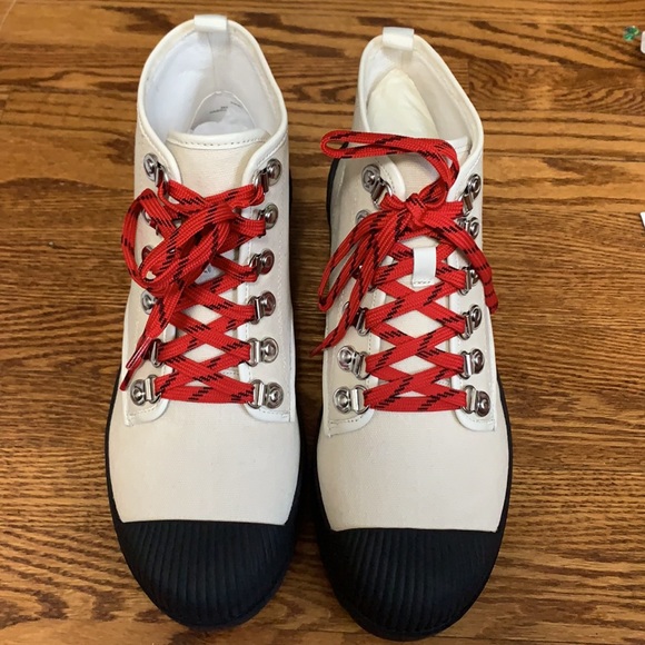 NWT super cool Villa Rouge Harper Boots - Picture 2 of 8